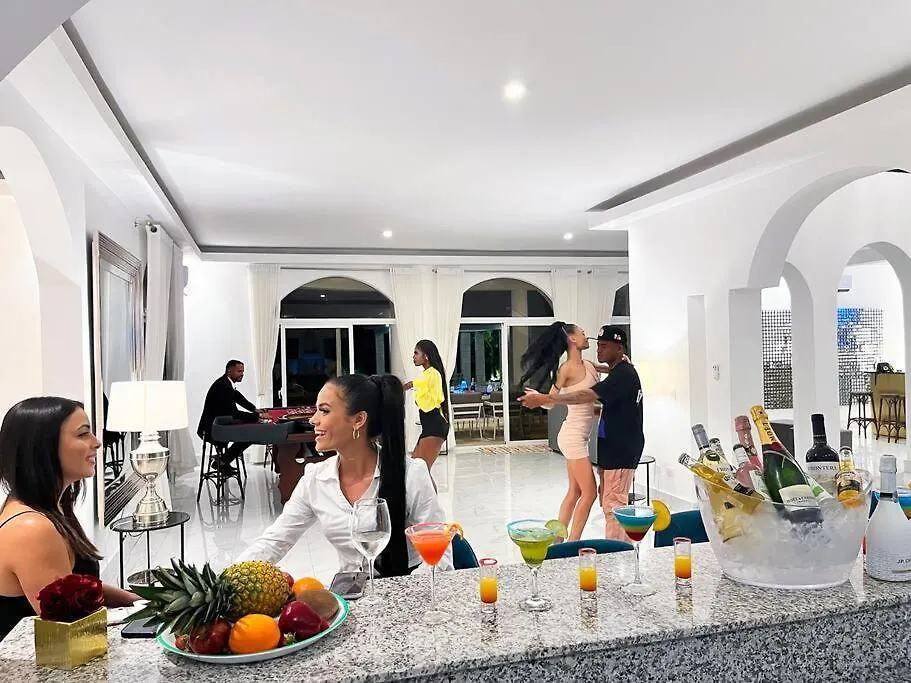 10Br Beach Villa Andiamo With Chef, Jacuzzi & Maid Punta Cana