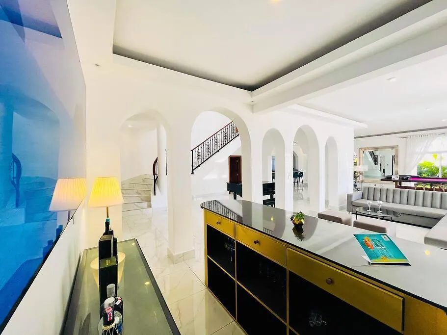 10Br Beach Villa Andiamo With Chef, Jacuzzi & Maid Punta Cana