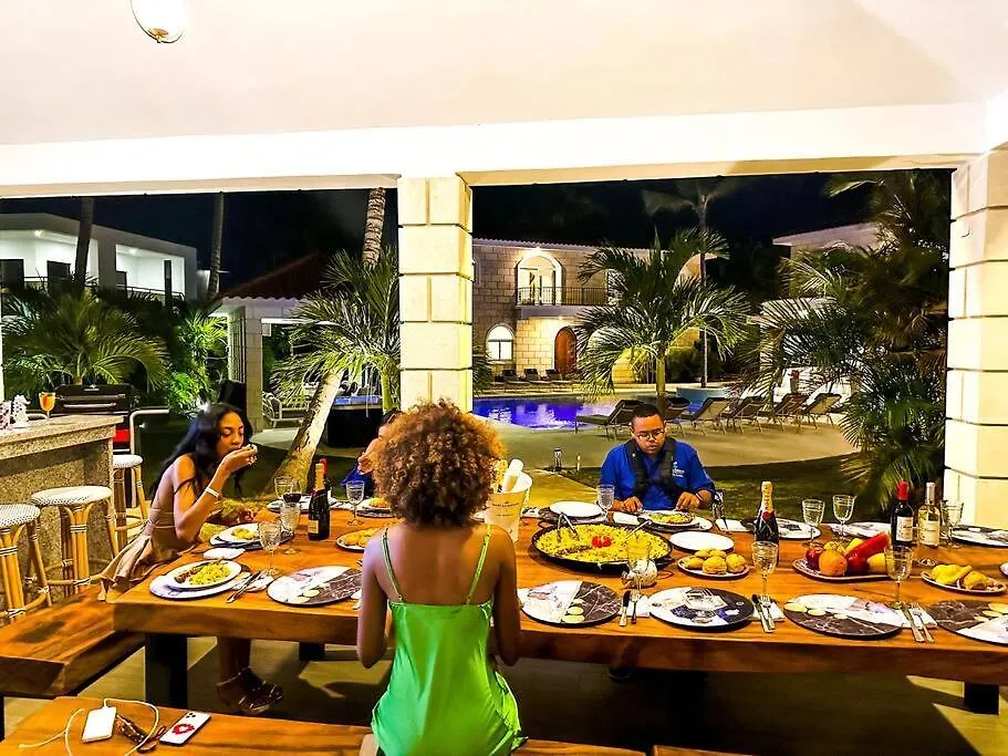 10Br Beach Villa Andiamo With Chef, Jacuzzi & Maid Punta Cana